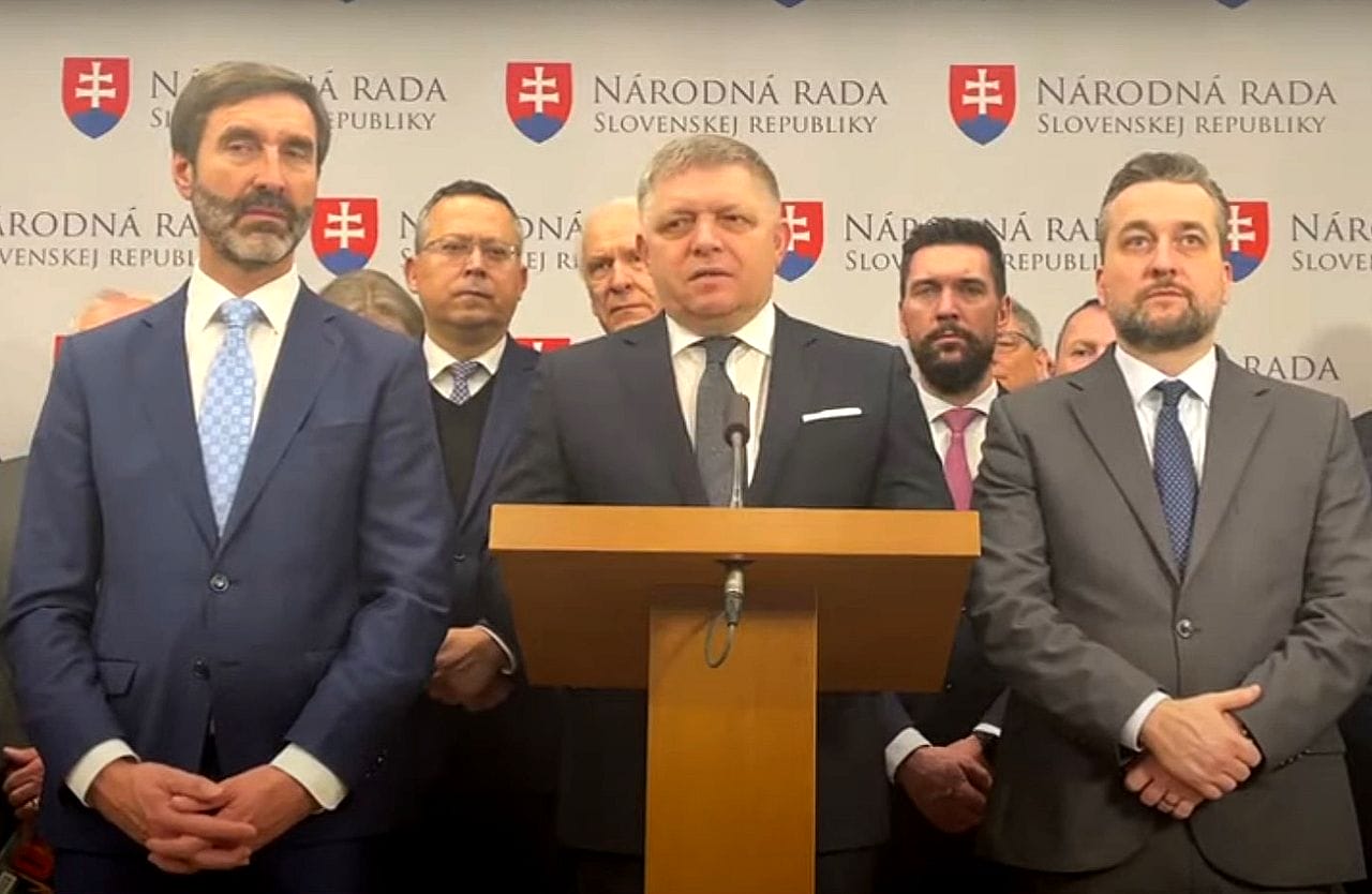 PRIESKUM: Voľby by jednoznačne vyhral Smer!