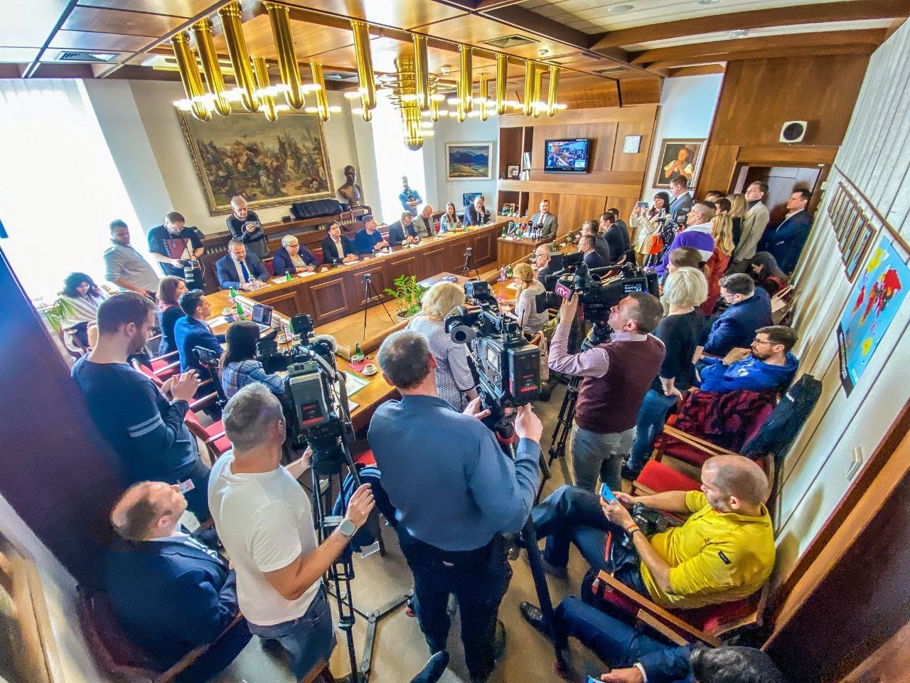 photo_2023-02-28_20-04-45