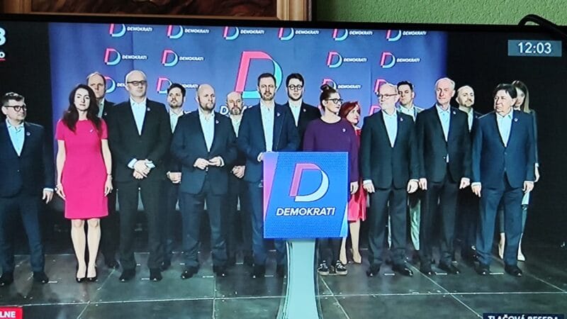 Strana psychopatov, sociopatov a politických núl