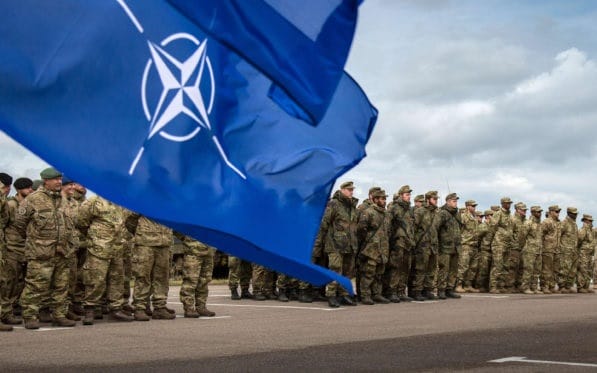 nato-army-soldiers-flag (1)
