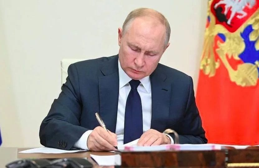 putin-sigh-writte-e1683786401293
