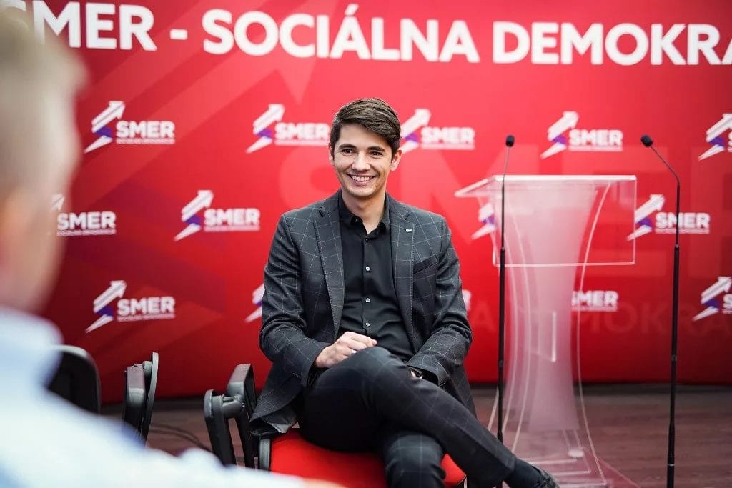 6049fe04aa93d977332319