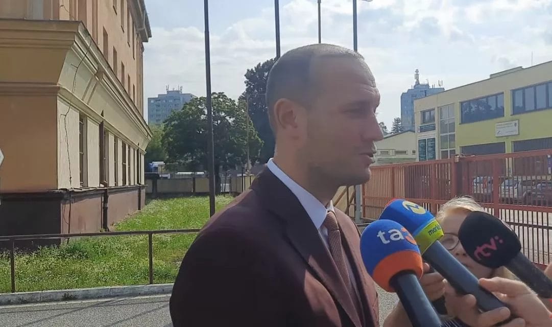 Advokát k zadržaniu šéfa SIS Aláča: To, z čoho ho vinia, sa nemohlo stať. Z funkcie neodstúpi