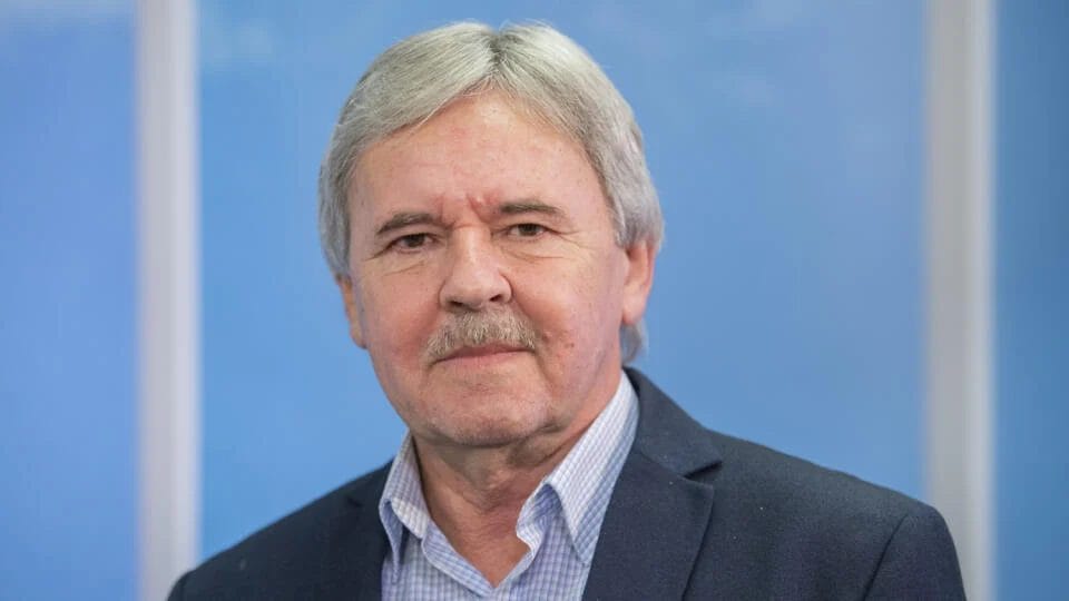 Voliči by nemali veriť predvolebným sľubom, ani sa rozhodovať podľa prieskumov