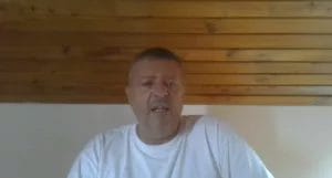 Venované kočovným hercom so stratou pamäte