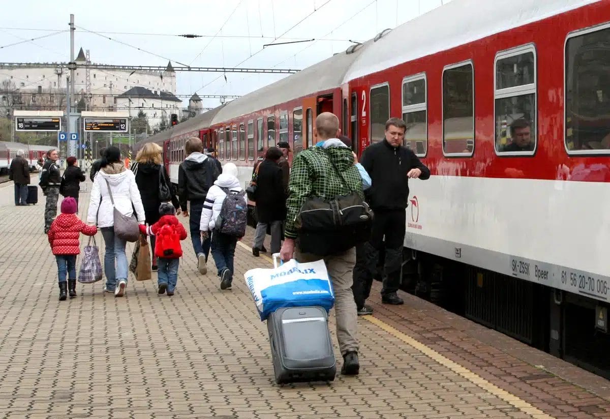 VLAKY Z PRAHY A BRNA, PLNÉ VOLIČOV PS