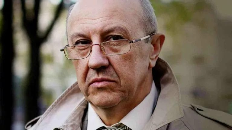 Andrej Fursov je ruský historik, sociológ, politológ a spisovateľ. Je známy svojimi kritickými názormi na súčasnú globálnu situáciu