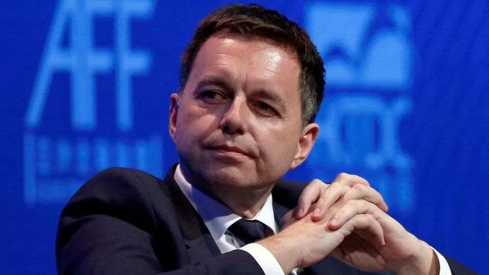 Heger je pri šéfovi NBS Kažimírovi bezmocný. Z funkcie ho dostane iba sudca