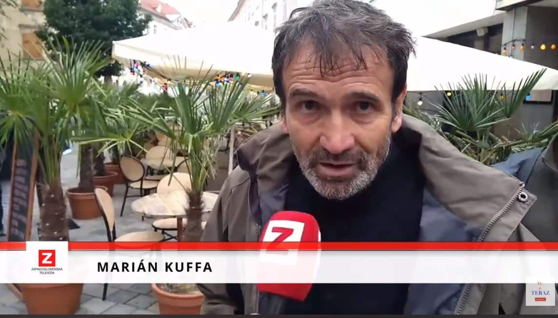 Kňaz Marián Kuffa na Pochode za rodinu: Zdravá rodina je: otec-hlava, matka-srdce.