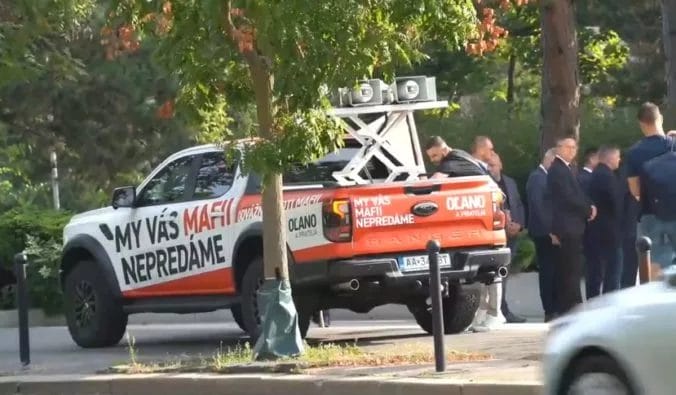 Trnavský kožkár narušil tlačovku.