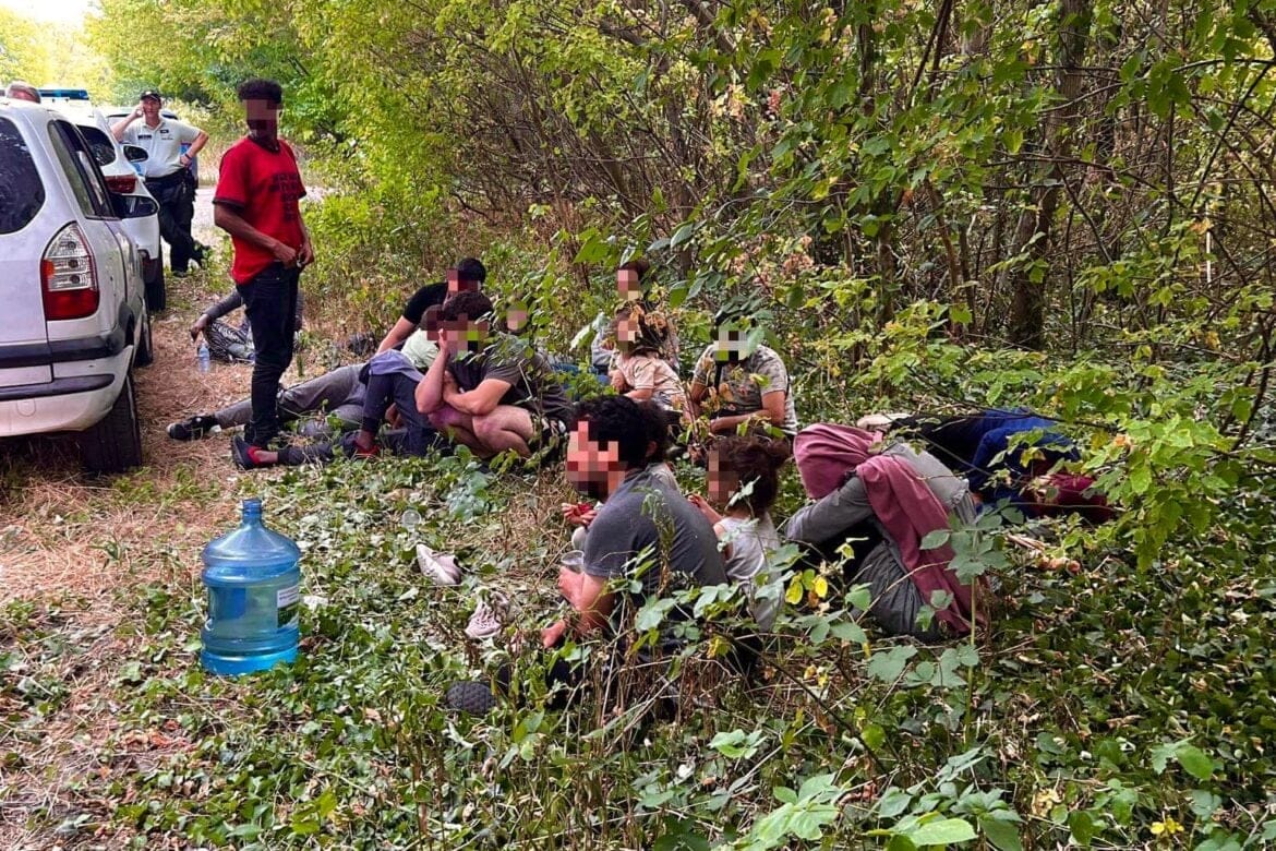 Neschopný Hamran rozváža migrantov z Krtíša po celom Slovensku.
