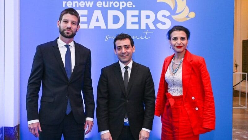 Liberálno progresívny pokrstený katolík Šimečka