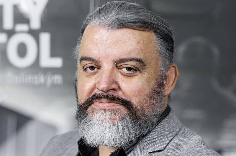 Eduard Chmelár: ZELENSKYJ NIE JE LÍDER, ALE HROBÁR SLOBODNÉHO SVETA