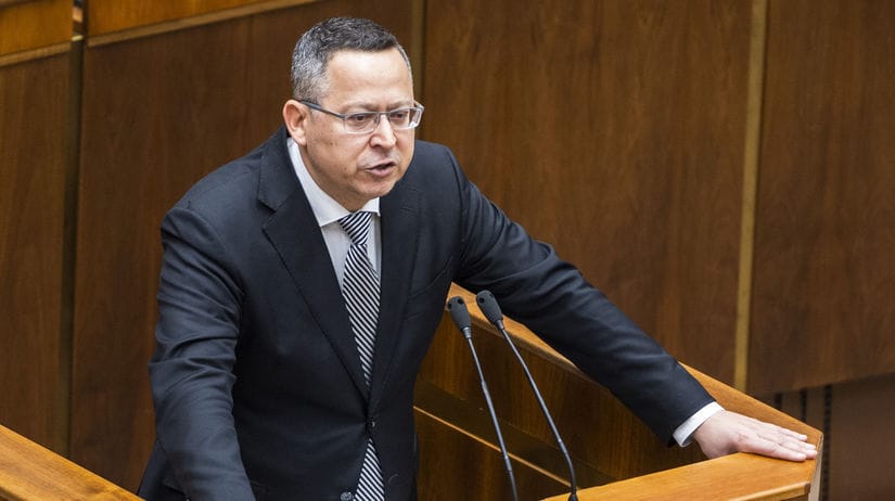 Laco Kamenický: VISKUPIČ, ĎAKUJEM ZA REKLAMU. Pri ostatnom však platí: "TRAFENÁ HUS ZAGÁGALA!"