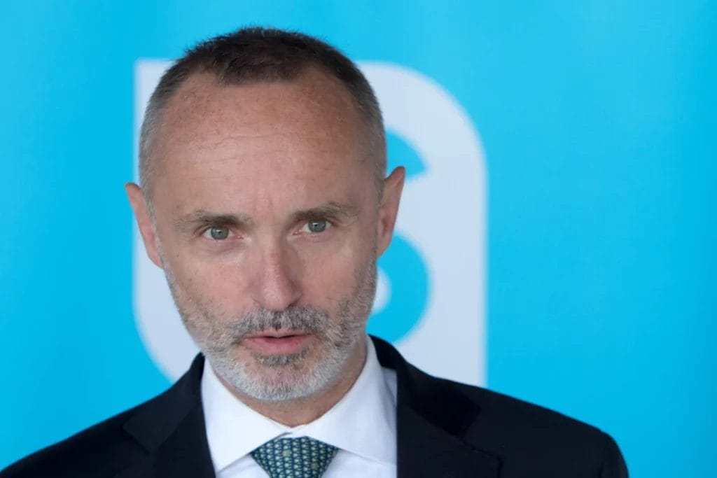 Valášek a Štefunko spolu s OLaNO, demagogicky zaútočili na vládu SR