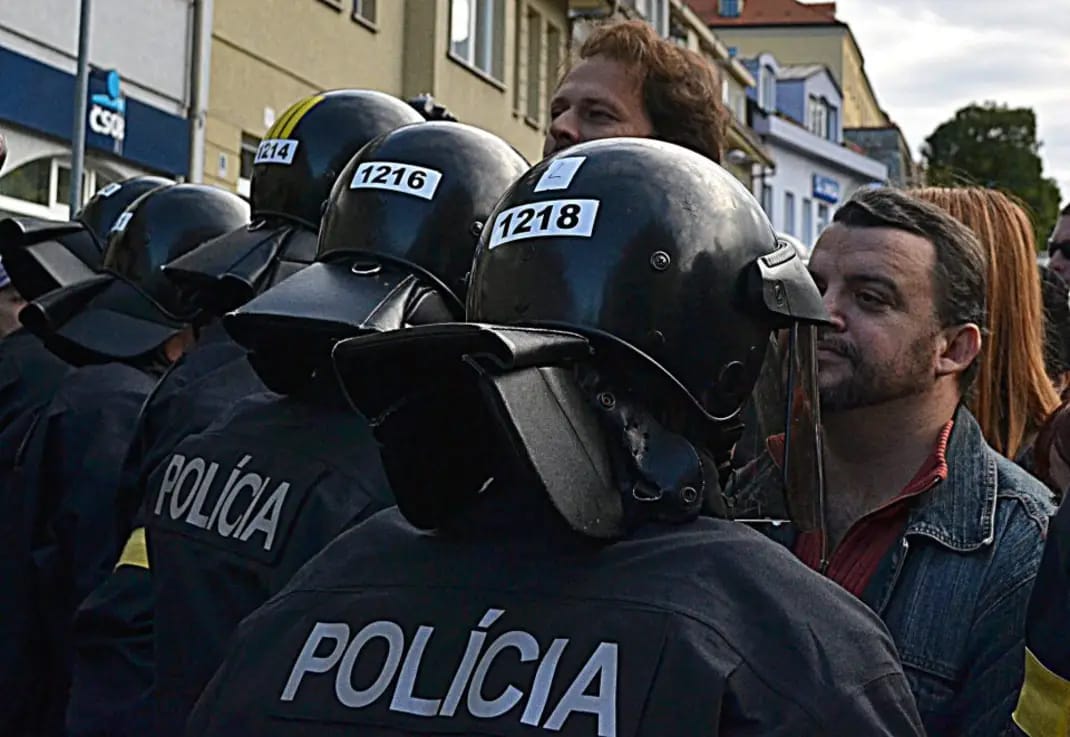 Muž brutálne zavraždil pána ktorý venčil psa. Odkiaľ pochádza toto zlo?