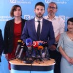 „Voľte nás, my sme ešte nekradli!“ PS robí presne to, čo označuje ako fašistické.....