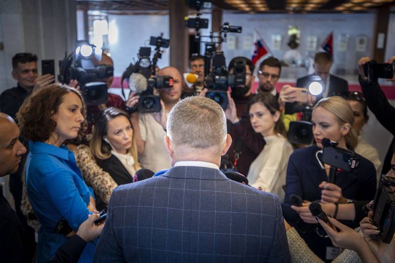 novinári patologický hlupáci