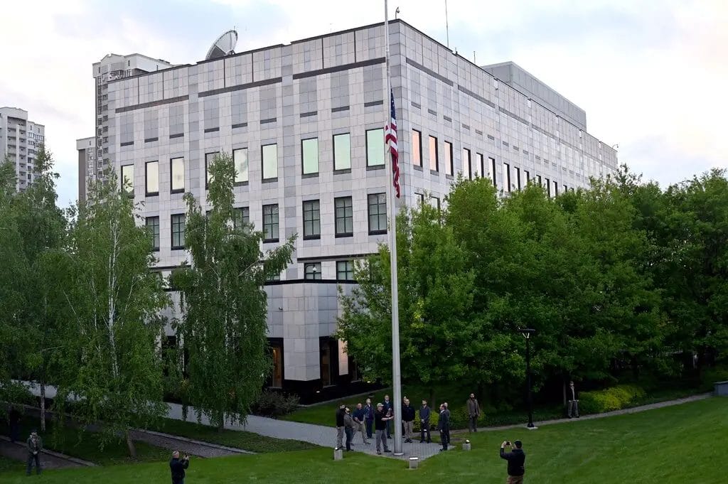 20ukraine-embassy2-wlgp-jumbo