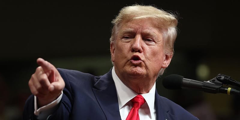 Donald Trump vyzýva na oslobodenie Marine Le Penovej