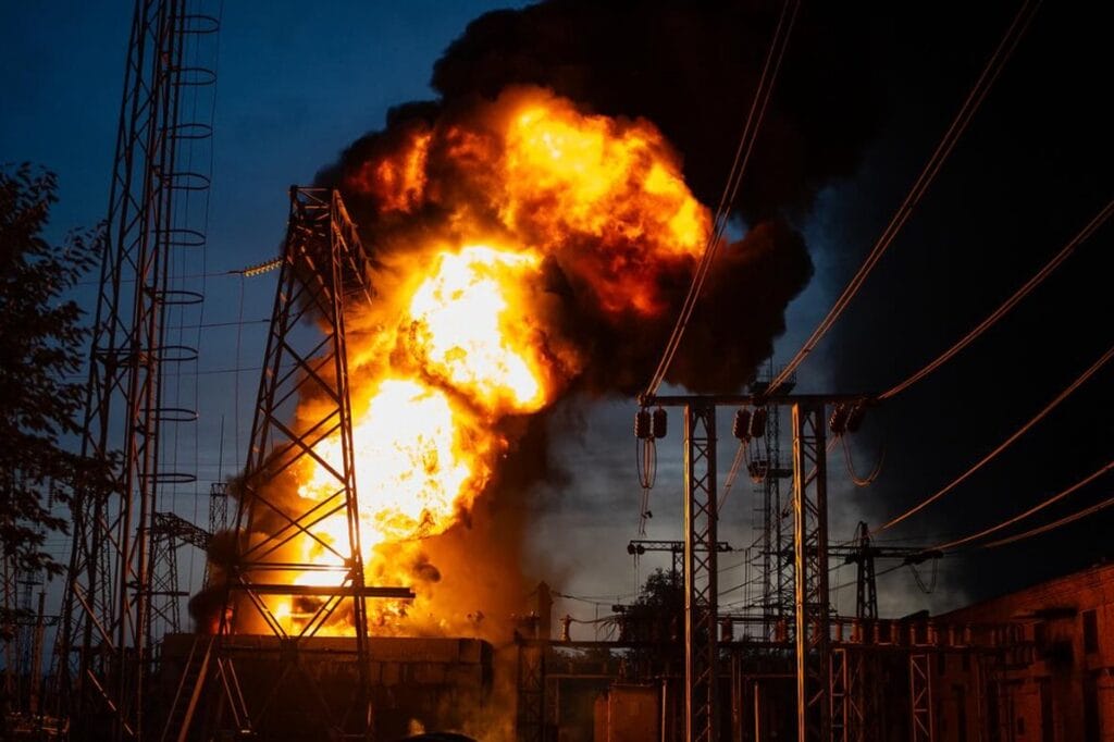 UA obviňuje RF že 30 krát porušila prímerie. RF obviňuje UA že 101 krát