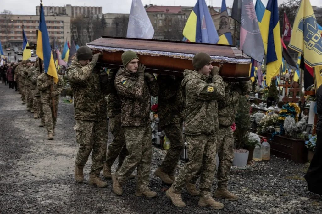 Ukrajine sa míňajú ľudské zdroje do povestných mlynčekov na mäso. Podľa vyjadrenia hovorkyne ruského ministerstva zahraničia M. Zacharovovej