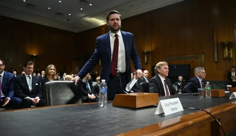 04trump-news-vance-uk