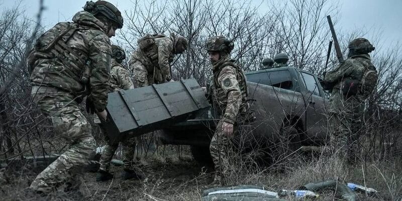 Ukrajinci, trénovaní britskými špecialistami, čelili realite bojiska