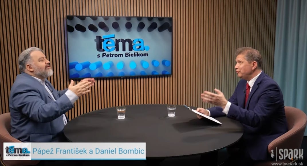 Pápež František a Daniel Bombic | Eduard Chmelár