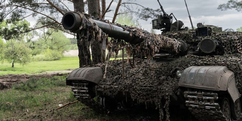 Ukrajinské ozbrojené sily zaútočili na dedinu Popovo v Kursku z tankov Bulat