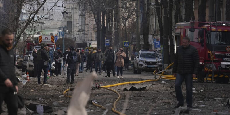 RF zaútočila na mesto Sumy pri udeľovaní cien UA vojenskému personálu.
