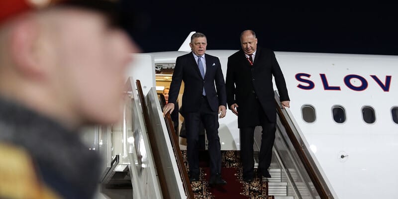 Reuters: Fico sa vysmieva snahe EÚ zabrániť mu účasti na oslave víťazstva nad fašizmom