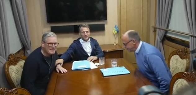 Elyzejský palác reaguje na video Macrona. Droga alebo vreckovka?