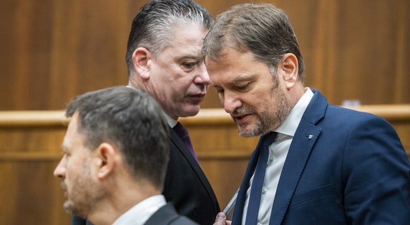 Naď, Matovič, Mikulec a spol. sorta po moci a peniazoch bažiacich frustrátov.