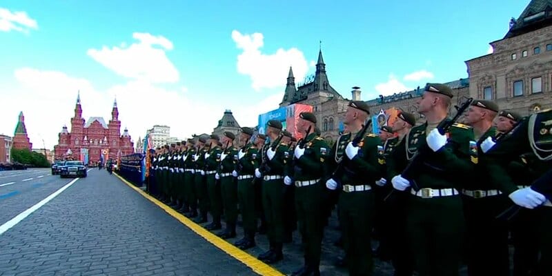 Oriešky na Zelenského zjavne účinkujú. V Moskve ani jeden Dron