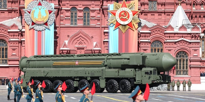 Peskov reaguje na Zelenského vyhrážky: Prehliadka 9. mája bude a vy ju budete sledovať s radosťou s nami