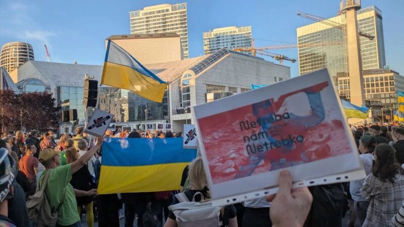 Eduard Chmelár: Slovensko zošalelo.