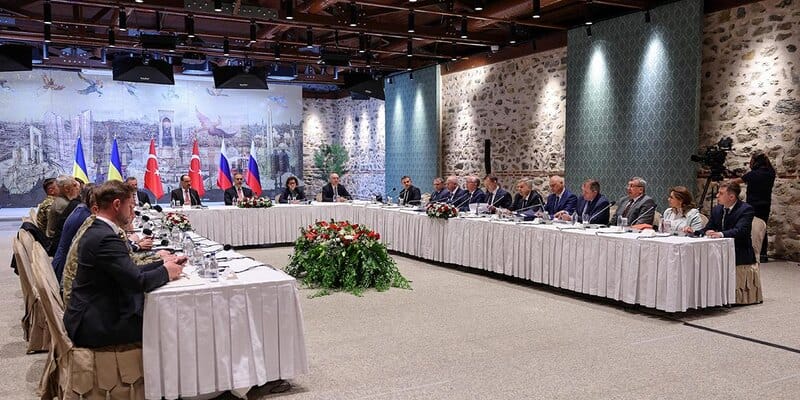 RF a UA zhrnuli výsledky rokovaní v Istanbule. Dohodli sa že sa dohodnú...