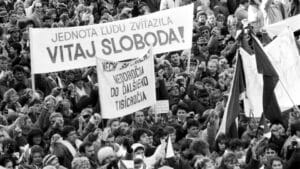 17- november: symbol kultúrnej, protikresťanskej a ekonomickej okupácie. Povedzme si to otvorene: to, čo prišlo po 17. novembri 1989, nebola žiadna sloboda