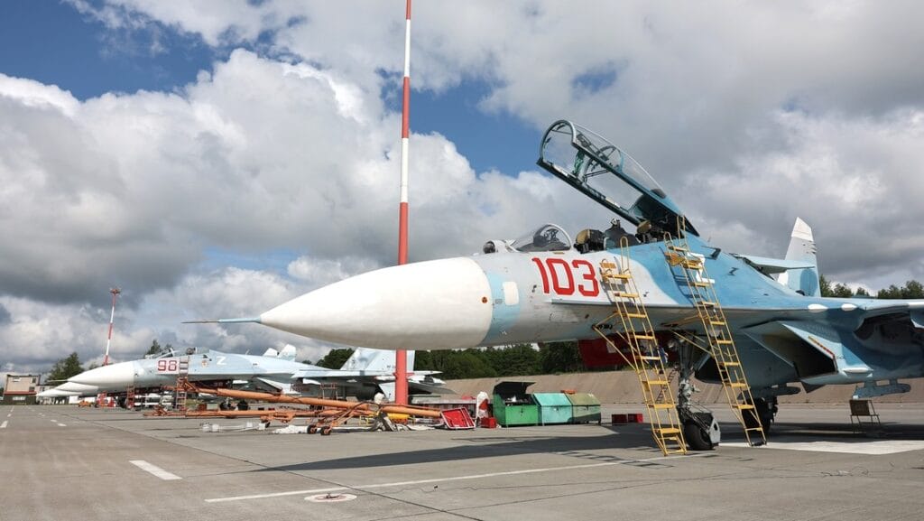 Infantilný krik "hurá, trafili im lietadlá" má v RF presne opačný efekt ako si kričiace deti myslia