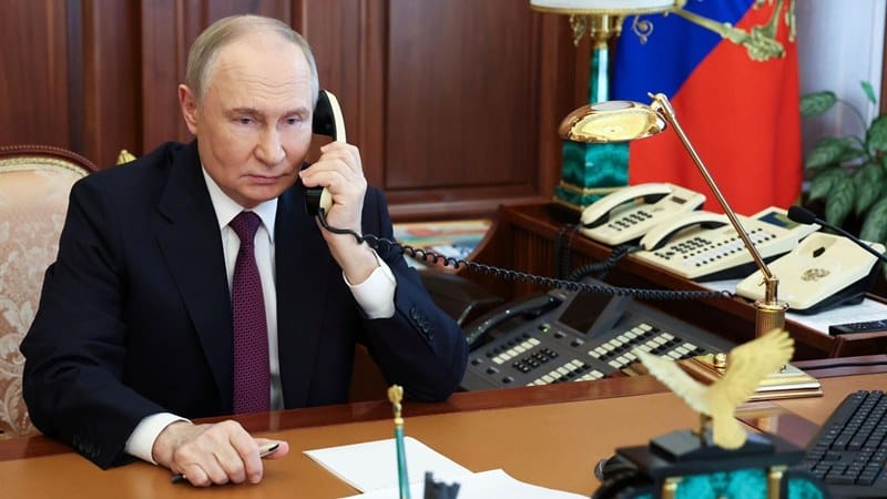 Stern: Väčšina Nemcov chce, aby Merz telefonoval Putinovi