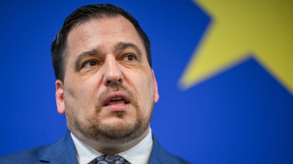 V Zdechovského banánovej republike sa obavajú z manipulácie jesenných volieb.