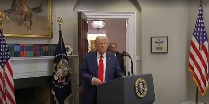 Trump: Ukrajina dala Rusku zámienku, aby ich „zbombardovalo do pekla“