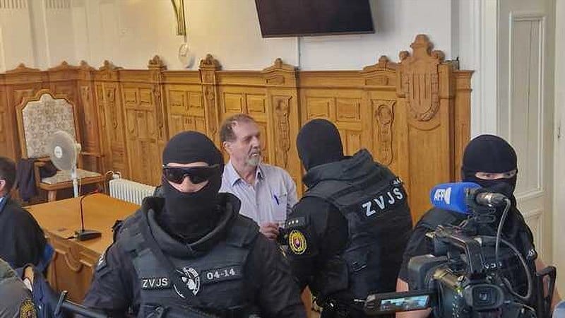 Terorista Cintula dnes na súde vykrikoval "nech žije demokracia a slobodná kultúra"