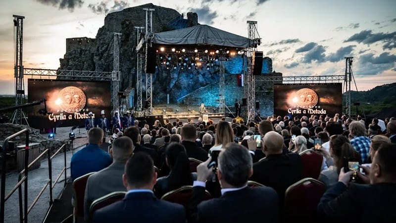 Pokoj na oslavách Cyrila a Metoda. Matovičovi dezoláti nedostali šancu dostať sa ku tribúne