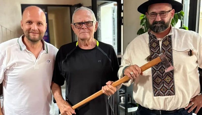 Okolo nás sú iba samí slušní ľudia. Bacha na nich na nich. A iné absurdnosti