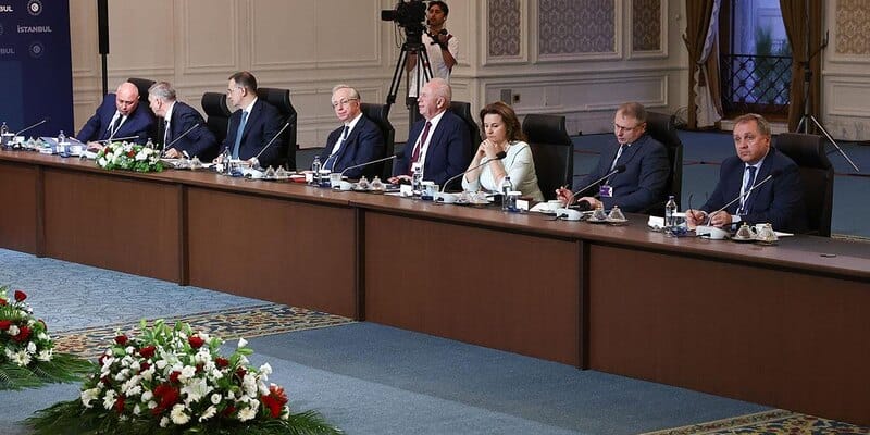 Rokovania v Istanbule medzi Ukrajinou a Ruskom sa skončili po 40 minútach