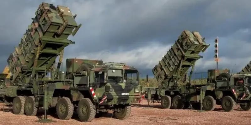 Neúčinné Patrioty a o papierovom moriakovi