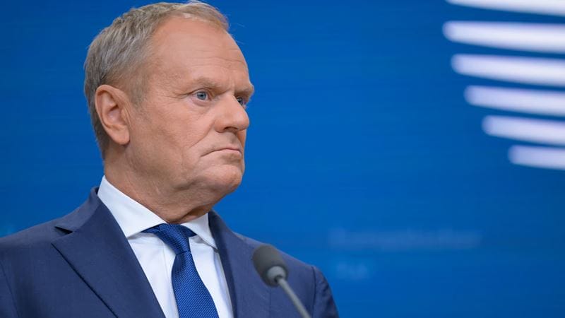 Tusk sa zastal poľských vojakov, ktorí zasiahli raketou obytný dom