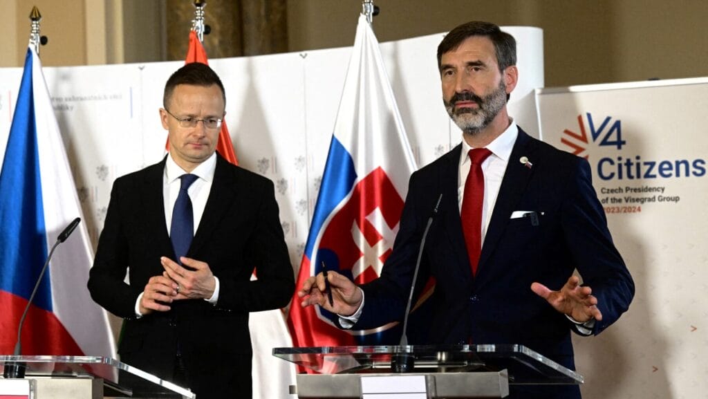 Ministri zahraničných vecí Maďarska, Slovenska a Srbska sa stretli s otázkami zasahovania EÚ. Brusel sa zapája do „čoraz agresívnejších pokusov